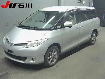 Toyota ESTIMA — фото