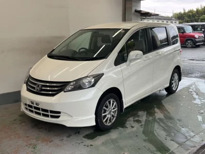 Honda FREED — фото