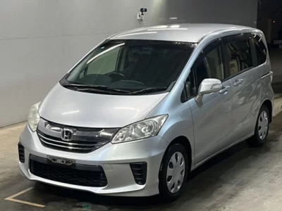 Honda FREED — фото