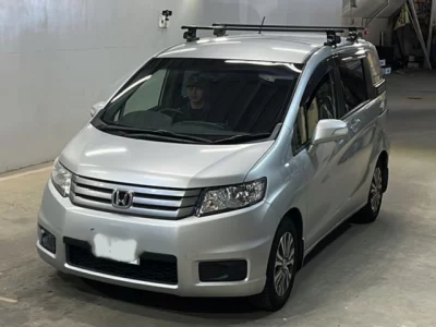 Honda FREED — фото