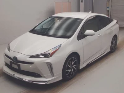 Toyota Prius — фото