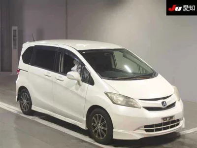 Honda FREED — фото