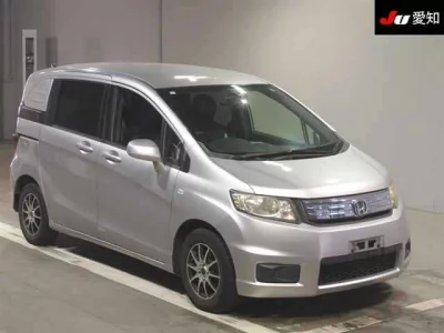 Honda FREED — фото