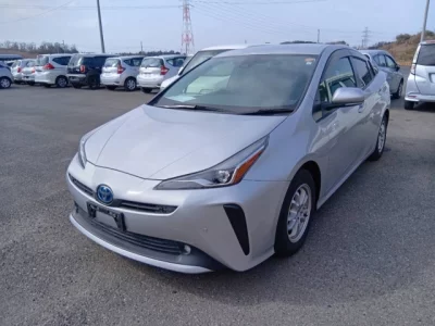 Toyota Prius — фото