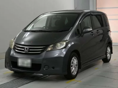 Honda Freed — фото