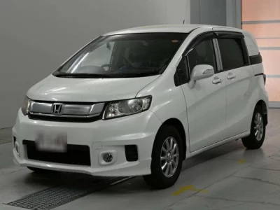 Honda Freed — фото
