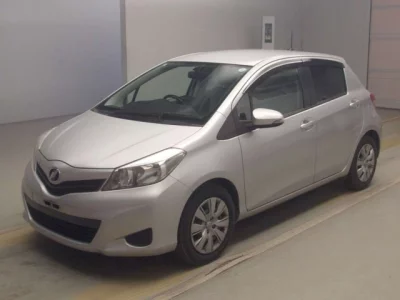 Toyota Vitz — фото