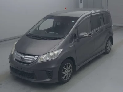 Honda Freed — фото
