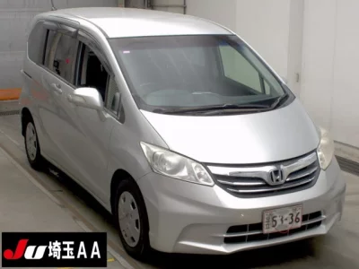 Honda Freed — фото