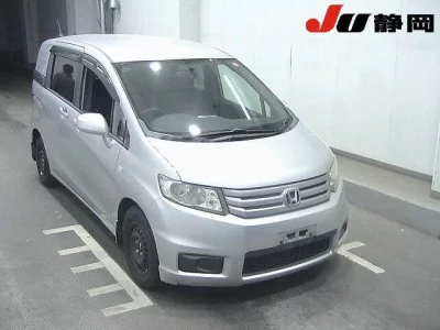 Honda Freed — фото