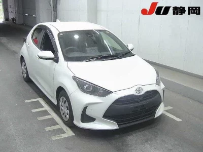 Toyota Yaris — фото