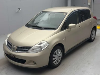 Nissan TIIDA — фото