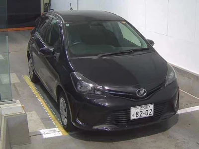 Toyota Vitz — фото