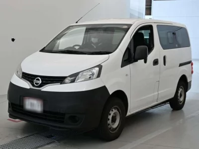 Nissan NV200 — фото