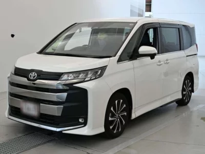 Toyota Noah — фото