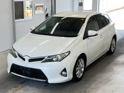 Toyota Auris — фото