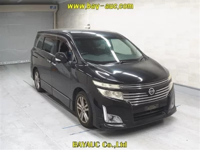 Nissan ELGRAND — фото