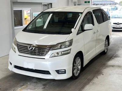 Toyota Vellfire — фото