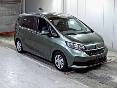 Honda Freed — фото