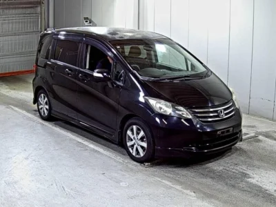 Honda Freed — фото