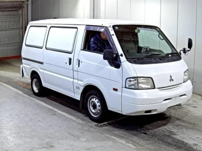 Mitsubishi DELICA — фото