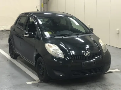 Toyota Vitz — фото