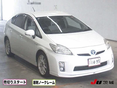 Toyota Prius — фото