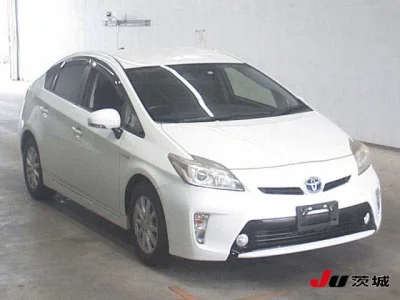 Toyota Prius — фото
