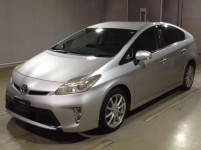 Toyota Prius — фото