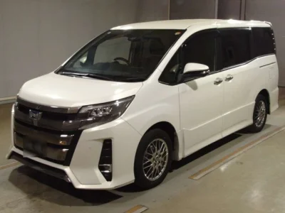 Toyota Noah — фото