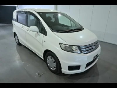 Honda Freed — фото