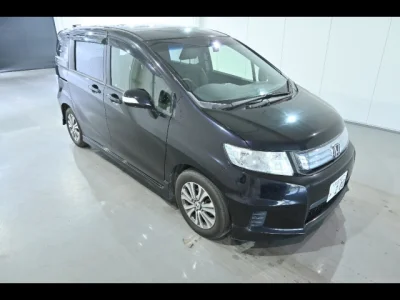 Honda Freed — фото