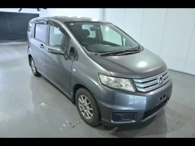 Honda Freed — фото
