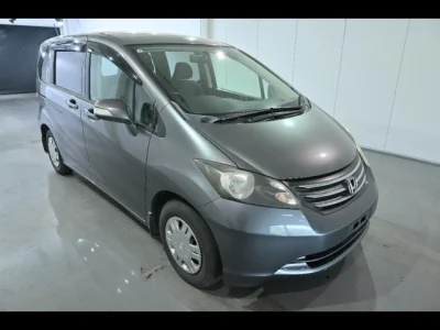 Honda Freed — фото