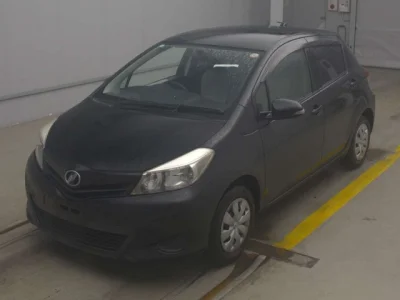 Toyota Vitz — фото