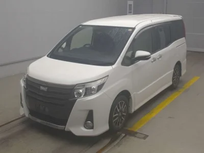 Toyota Noah — фото