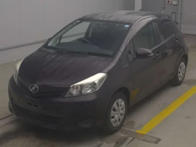 Toyota Vitz — фото