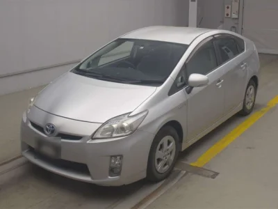 Toyota Prius — фото