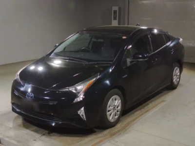 Toyota Prius — фото