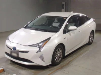 Toyota Prius — фото