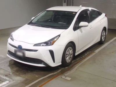 Toyota Prius — фото