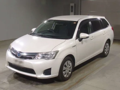 Toyota Corolla Fielder — фото