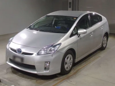 Toyota Prius — фото