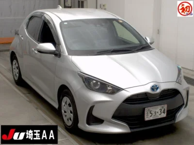 Toyota Yaris — фото