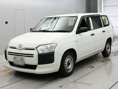 Toyota Succeed — фото