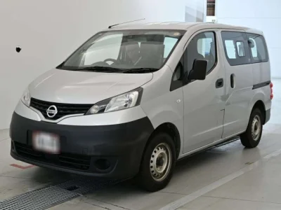 Nissan NV200 — фото