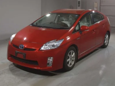 Toyota Prius — фото