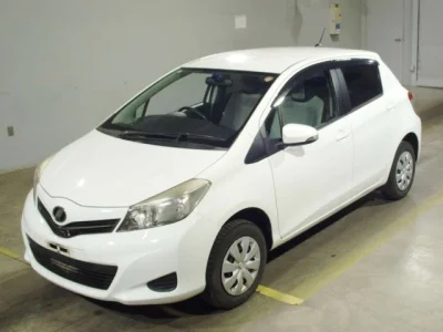 Toyota Vitz — фото