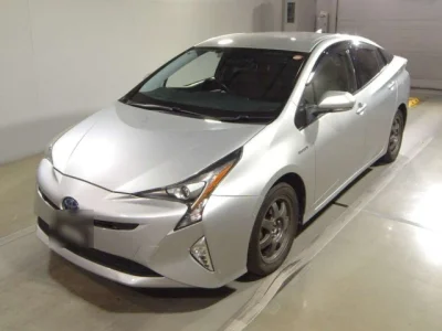 Toyota Prius — фото