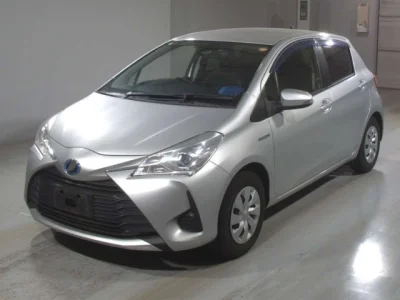 Toyota Vitz — фото